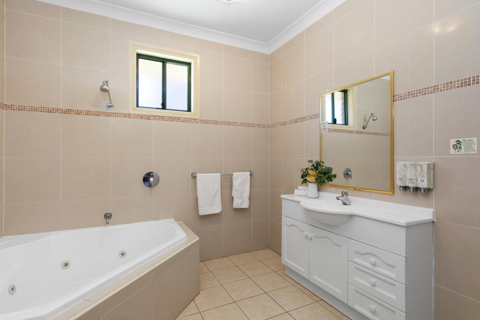 Potters Resort 3*
